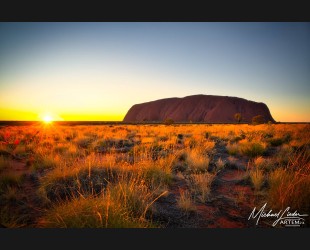 Uluru im Morgenlicht